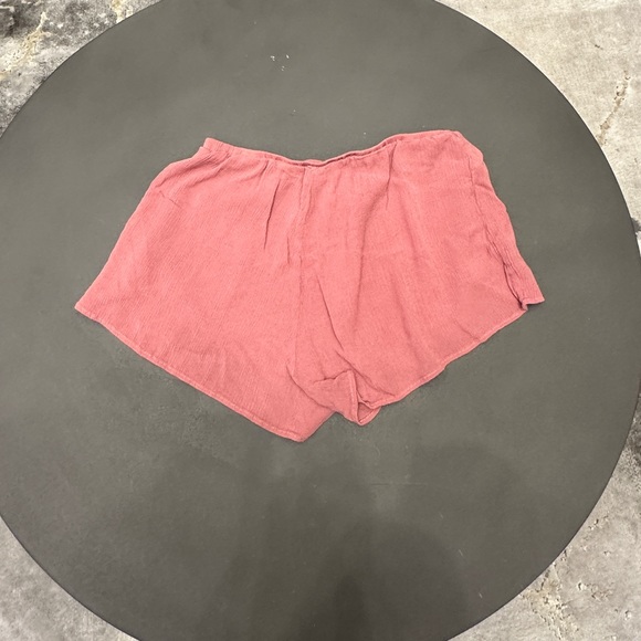 Francesca's Dee Elly Pink Crepe Shorts - Picture 6 of 6